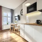 Apartment Lakowa 9 *